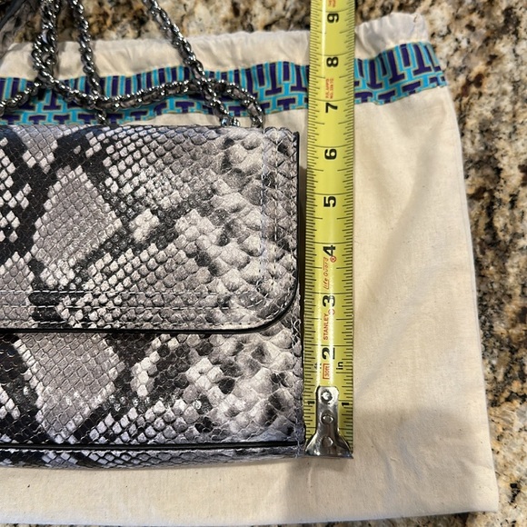 EUC Tory Burch Fleming handbag - cream and black snakeskin - Picture 7 of 11